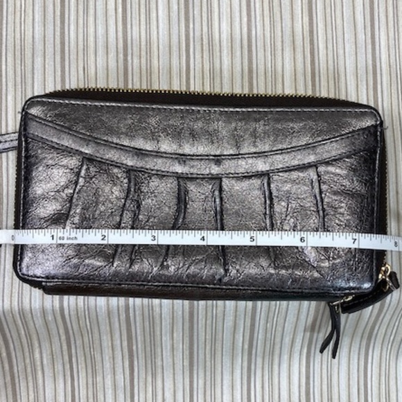 Tusk Vintage Pleated Wallet in Pewter Leather - Picture 9 of 14